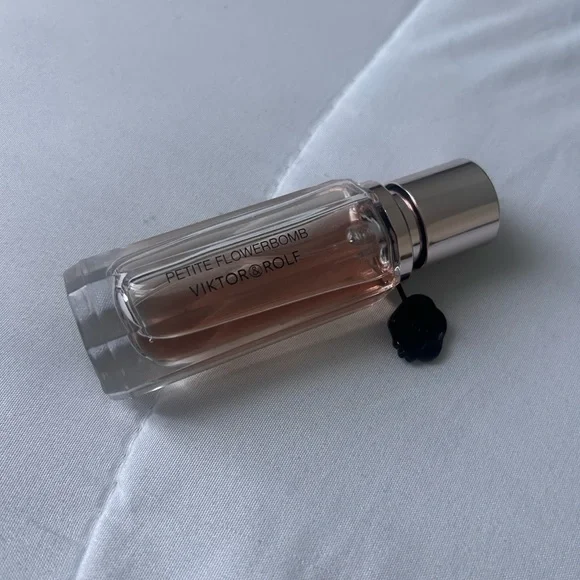 Viktor & Rolf Petite Flowerbomb - Picture 3 of 5